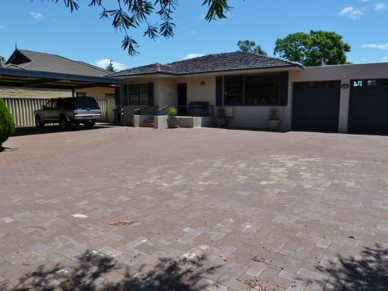 33 Ovens Road, Thornlie WA 6108