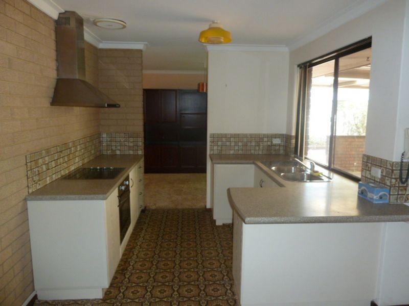 69 Shillington Way, Thornlie WA 6108