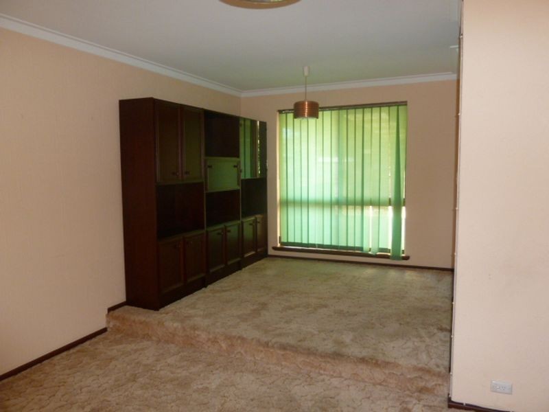 69 Shillington Way, Thornlie WA 6108