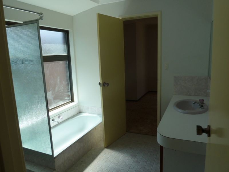 69 Shillington Way, Thornlie WA 6108