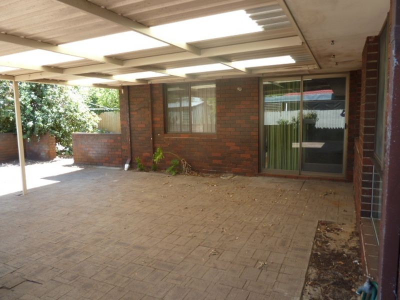 69 Shillington Way, Thornlie WA 6108