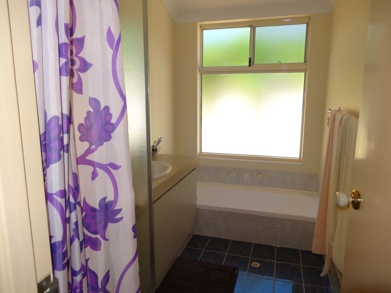 11 Grafton Court, Canning Vale WA 6155