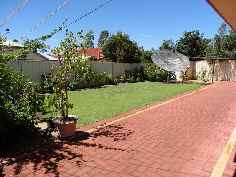 11 Grafton Court, Canning Vale WA 6155