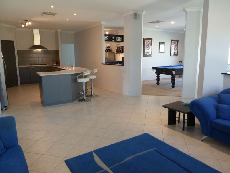 40 Excelsior Drive, Canning Vale WA 6155