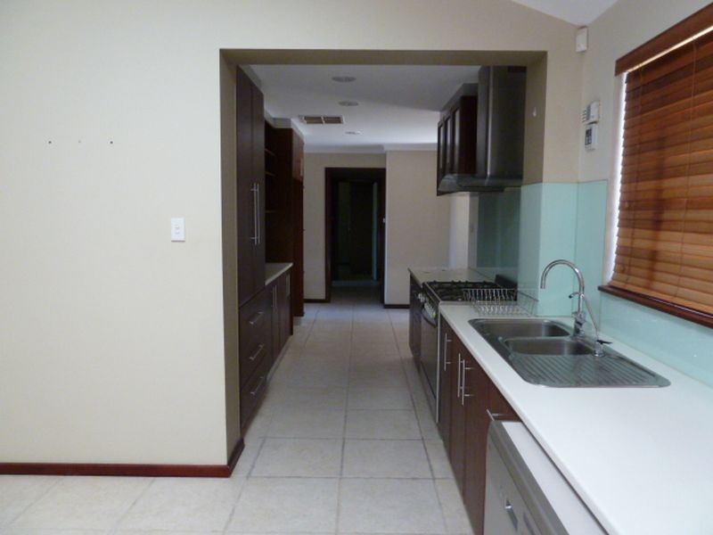 10 Fairset Street, Thornlie WA 6108