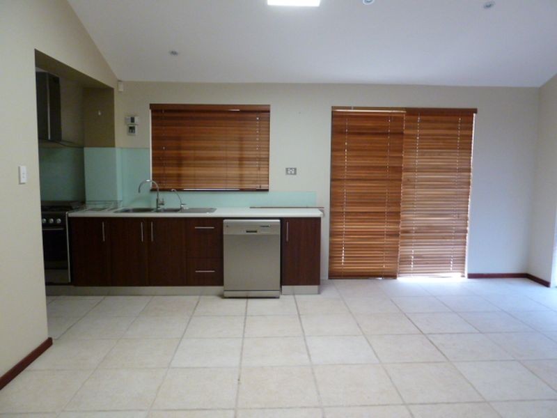 10 Fairset Street, Thornlie WA 6108