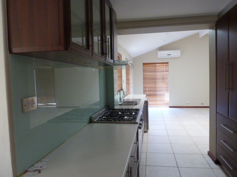 10 Fairset Street, Thornlie WA 6108