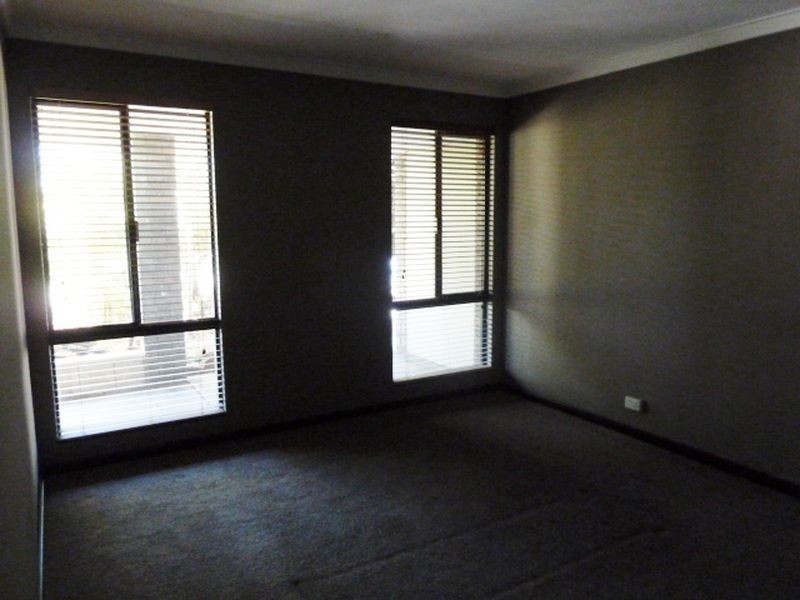 10 Fairset Street, Thornlie WA 6108