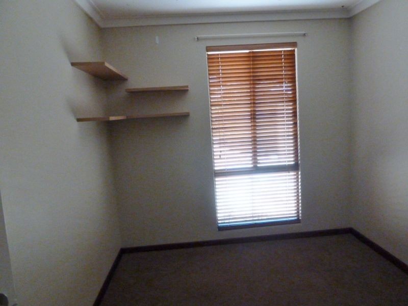 10 Fairset Street, Thornlie WA 6108