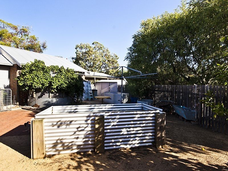 135 Linton Street North, Darling Downs WA 6122