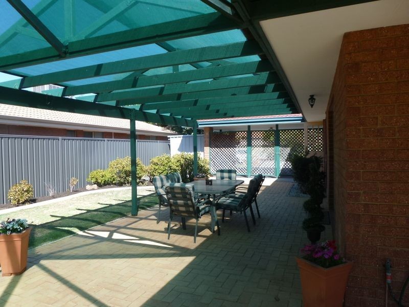 22 Larkspur Place, Thornlie WA 6108