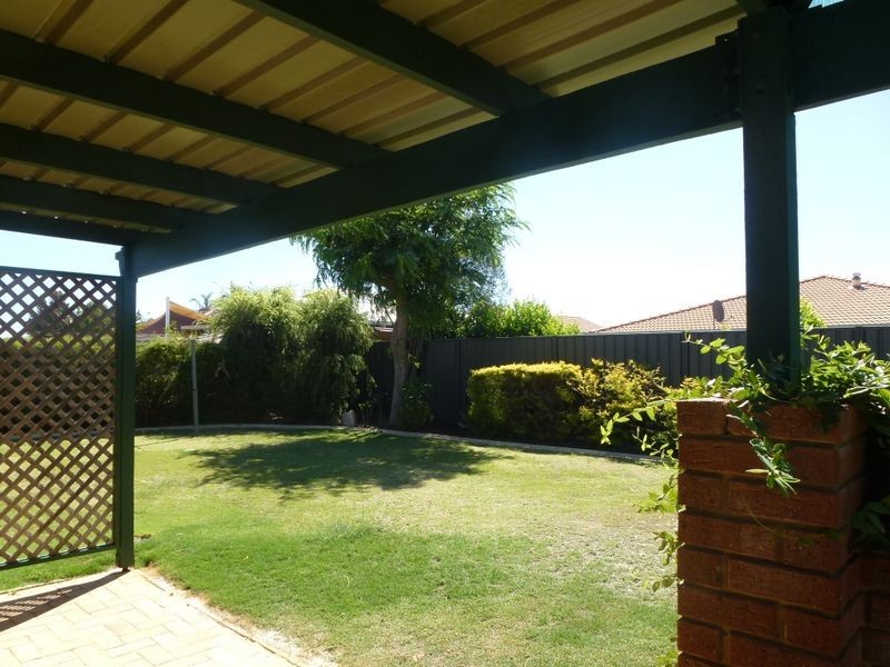 22 Larkspur Place, Thornlie WA 6108