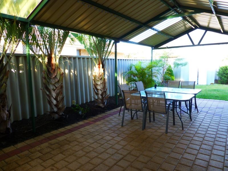 12 Leatherwood Way, Huntingdale WA 6110