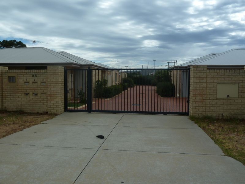 2/88 Wheatley Street, Gosnells WA 6110