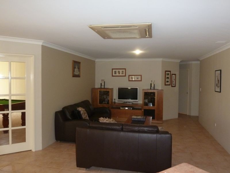 2 Nutbush Court, Thornlie WA 6108