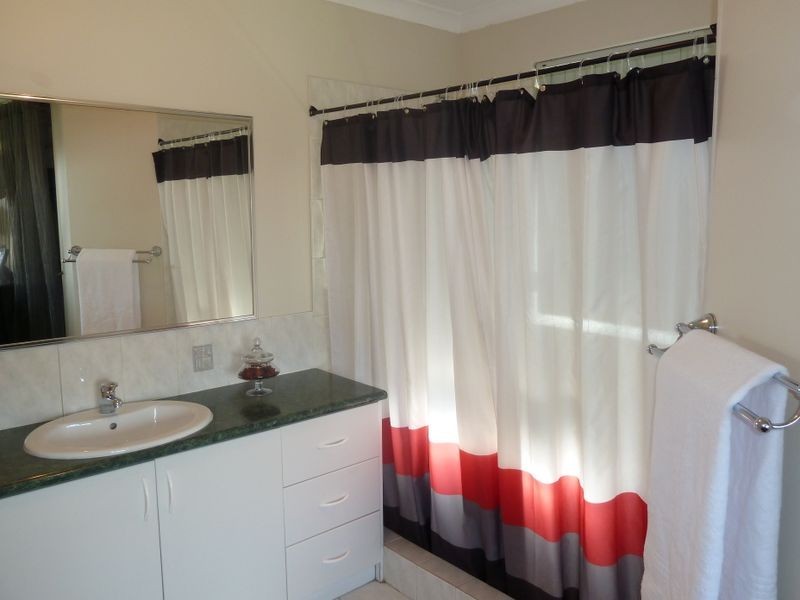 2 Nutbush Court, Thornlie WA 6108