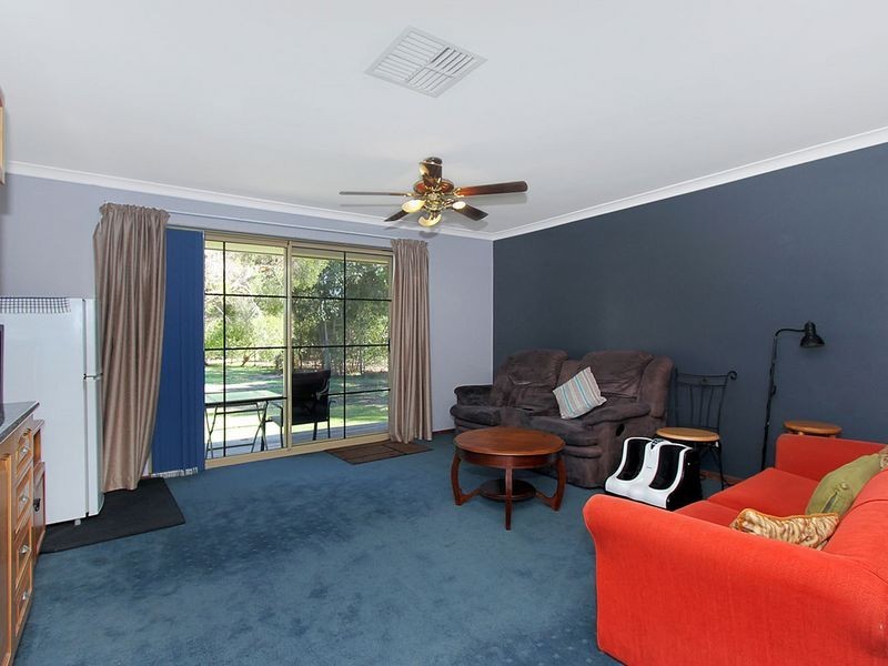 23 Livingstone Drive, Canning Vale WA 6155