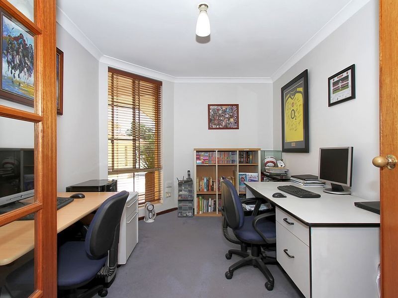 23 Livingstone Drive, Canning Vale WA 6155