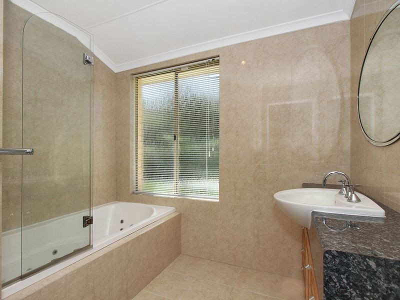 23 Livingstone Drive, Canning Vale WA 6155