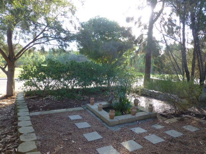 8 Darel Close, Kenwick WA 6107