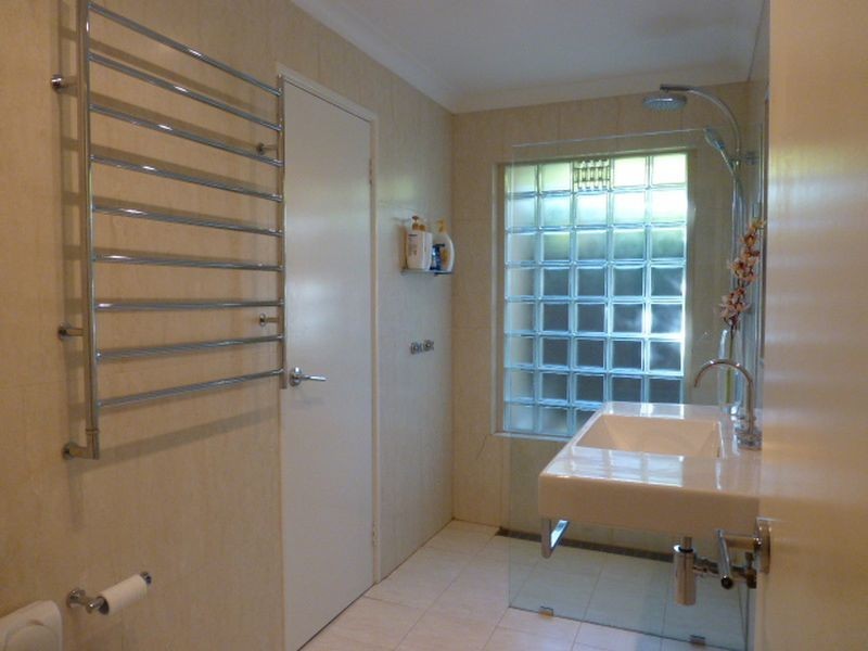 8 Darel Close, Kenwick WA 6107