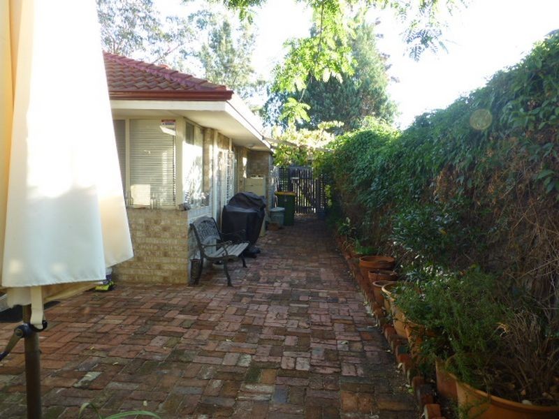 8 Darel Close, Kenwick WA 6107