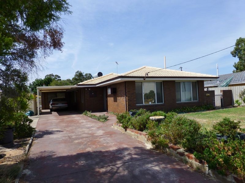 8 Woodmore Road, Langford WA 6147