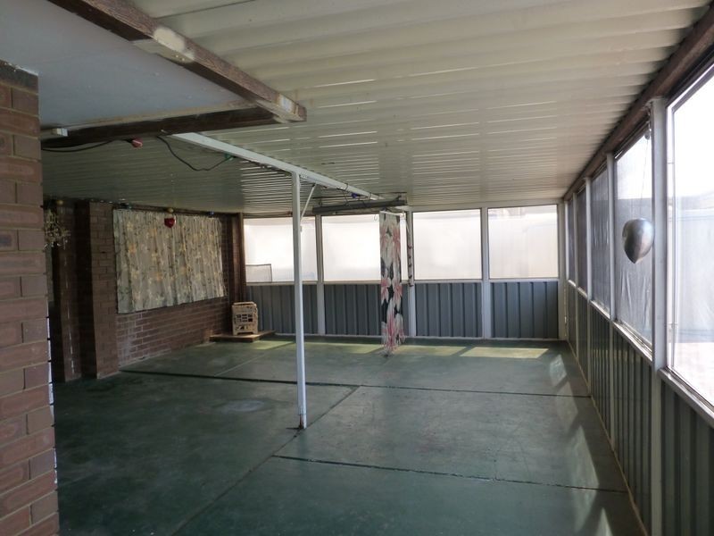 8 Woodmore Road, Langford WA 6147