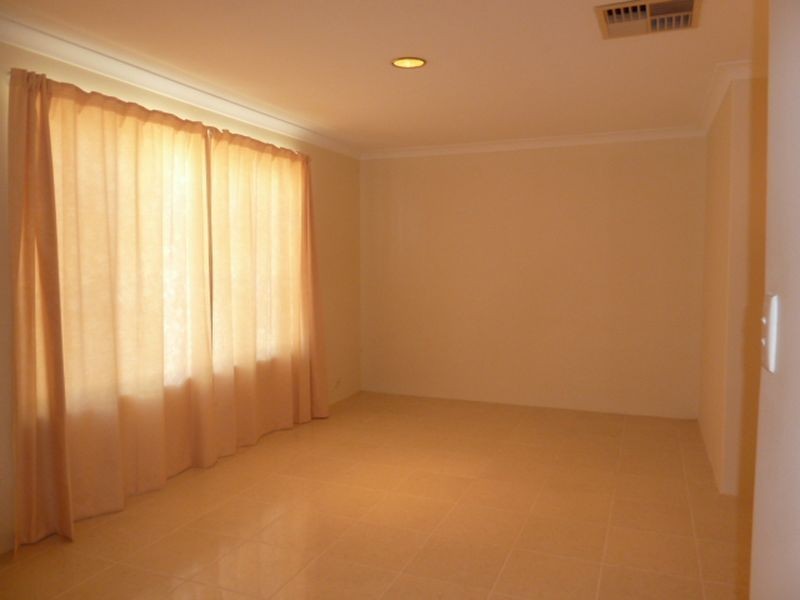 53 Warton Road, Thornlie WA 6108