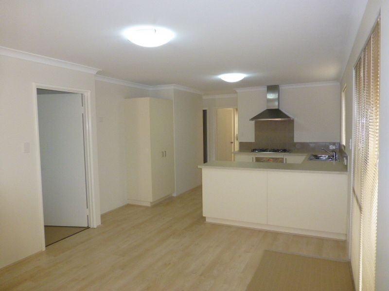 16 Debenham Street, Thornlie WA 6108