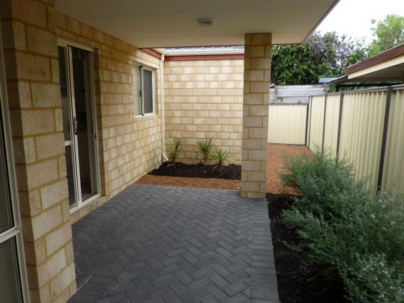 16 Debenham Street, Thornlie WA 6108