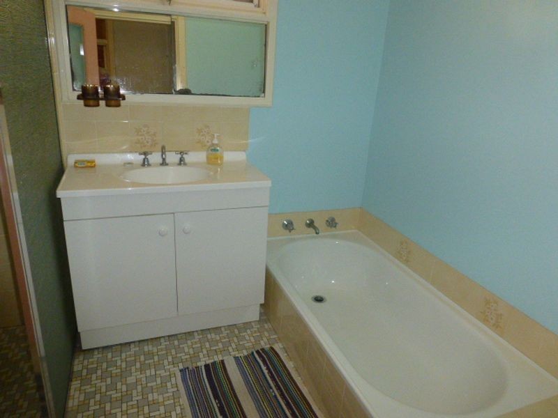 13 Earls Court, Thornlie WA 6108