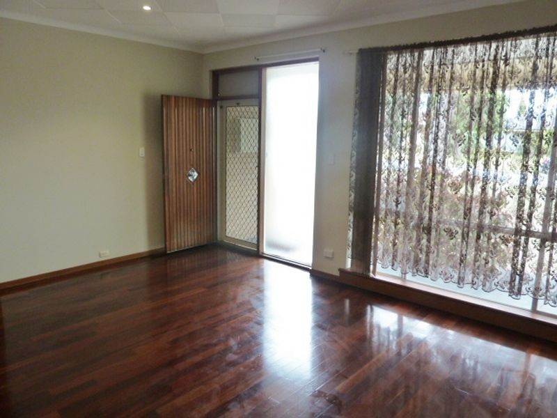 3 Lorenzo Street, Thornlie WA 6108