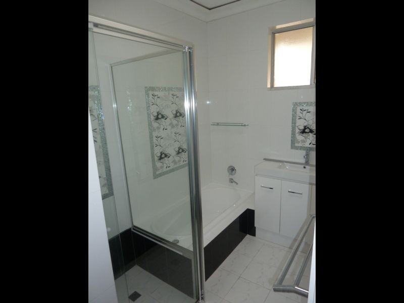 3 Lorenzo Street, Thornlie WA 6108