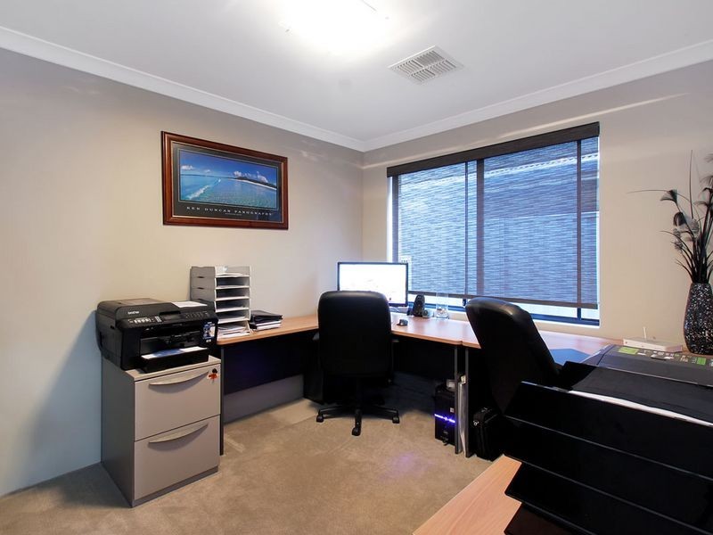 29 Yellowwood Avenue, Piara Waters WA 6112