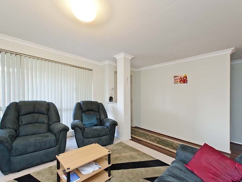 1/15 Summer Place, Thornlie WA 6108