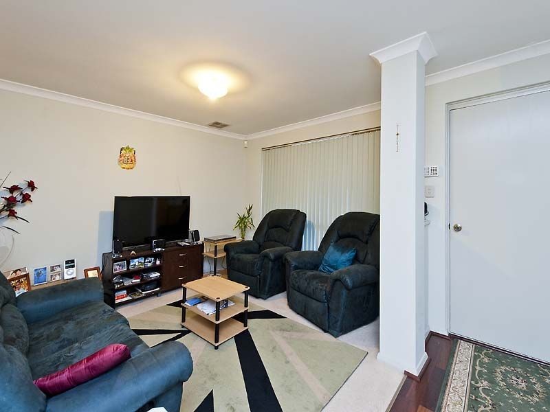 1/15 Summer Place, Thornlie WA 6108