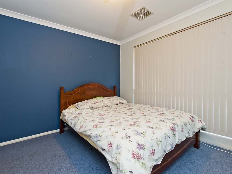 1/15 Summer Place, Thornlie WA 6108