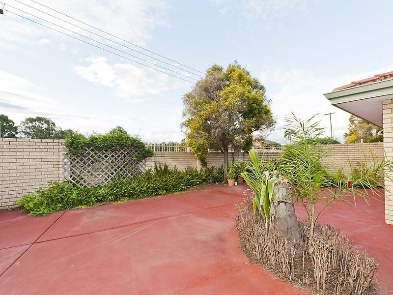 1/15 Summer Place, Thornlie WA 6108