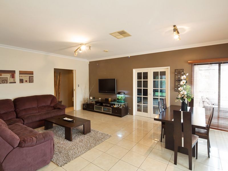 4 Prior Close, Canning Vale WA 6155