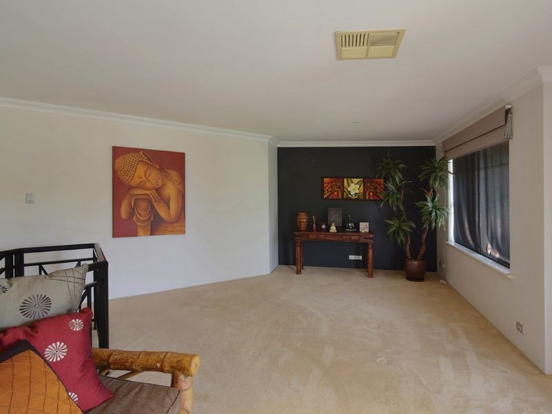 4 Prior Close, Canning Vale WA 6155