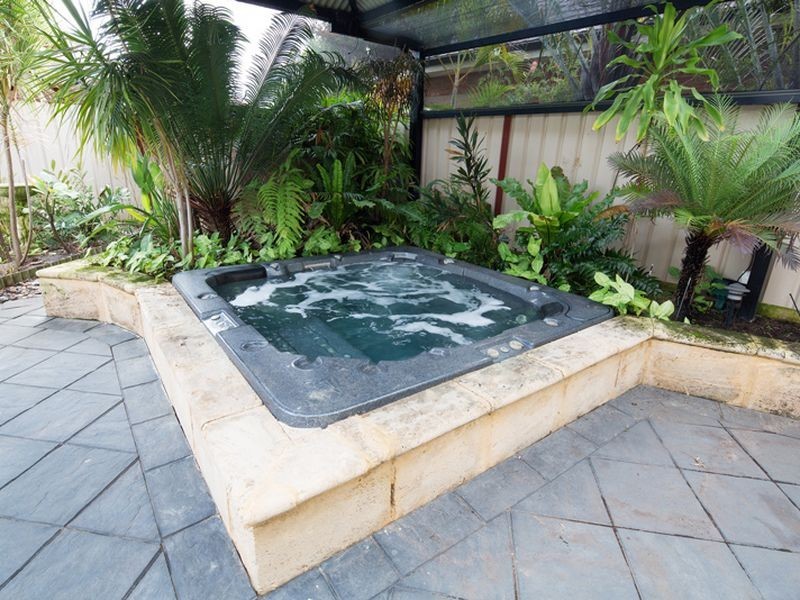 4 Prior Close, Canning Vale WA 6155