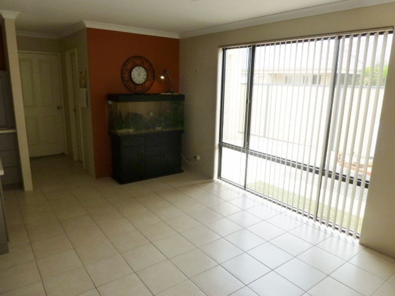 20 Lauderdale Drive, Success WA 6164