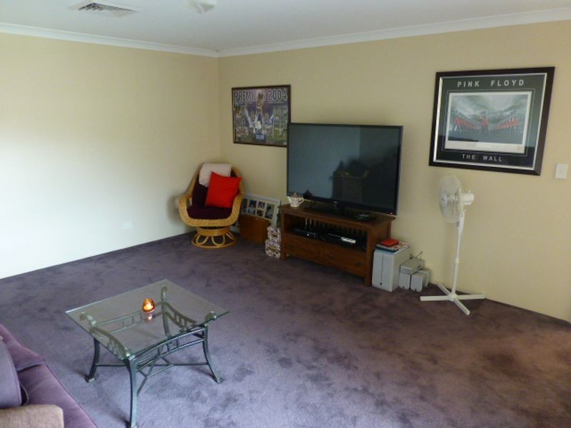 20 Lauderdale Drive, Success WA 6164