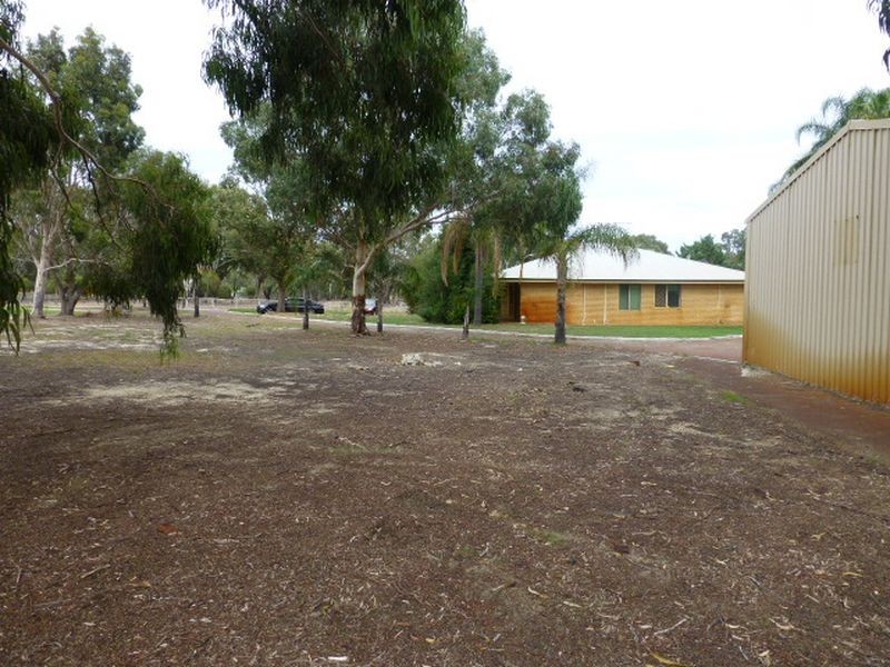 142 Station Street, Martin WA 6110