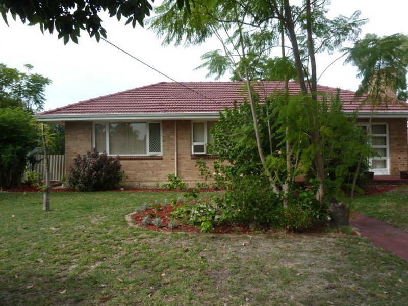 10 Berehaven Avenue, Thornlie WA 6108