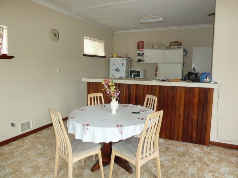 10 Berehaven Avenue, Thornlie WA 6108