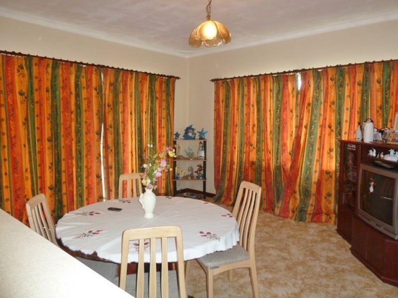 10 Berehaven Avenue, Thornlie WA 6108