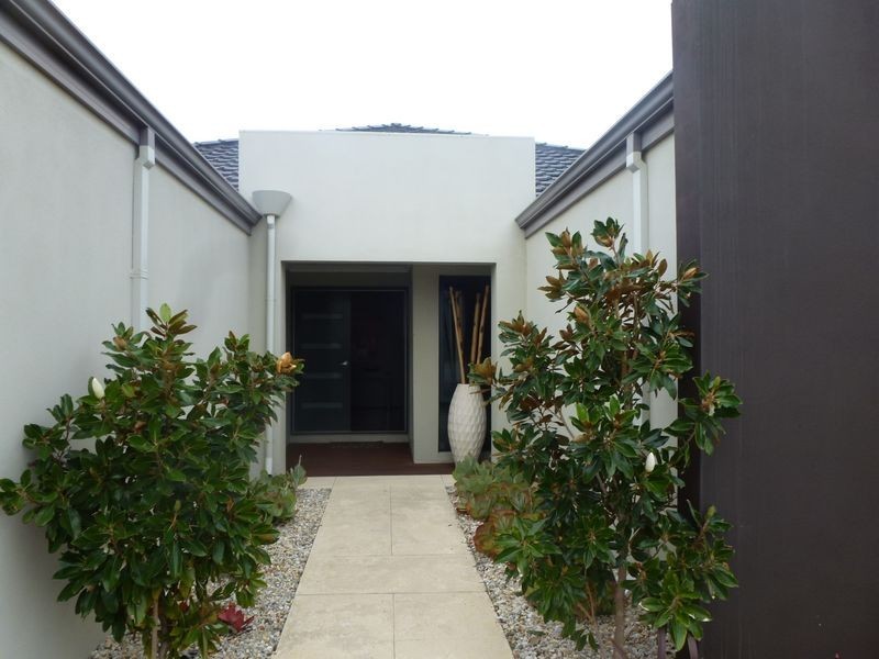 9 Sheldon Street, Piara Waters WA 6112