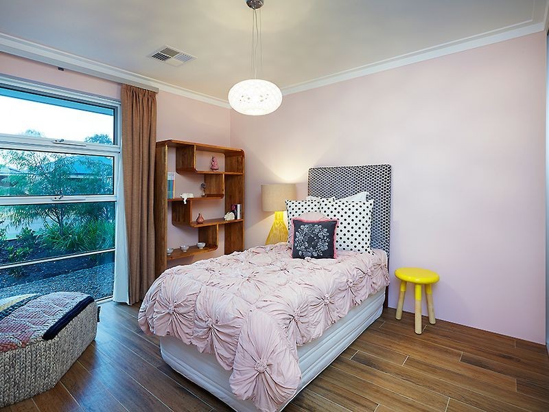 6 Hanretty Road, Darling Downs WA 6122